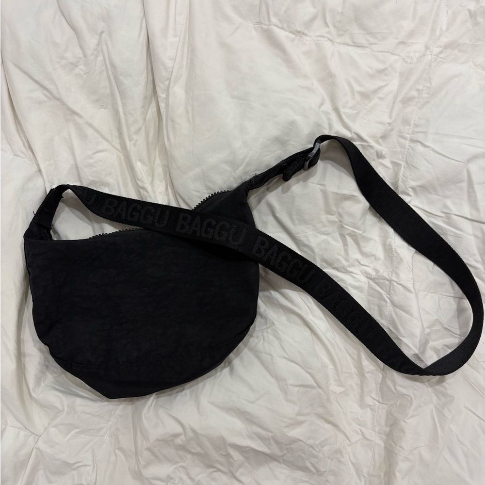 BAGGU Black Crossbody Bag with Logo Strap